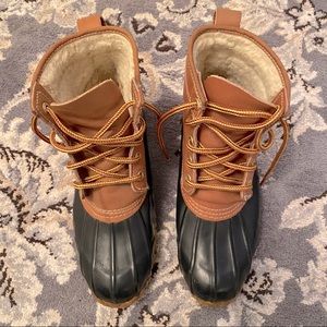 Sporto Lace Up Duck Boot Size 5